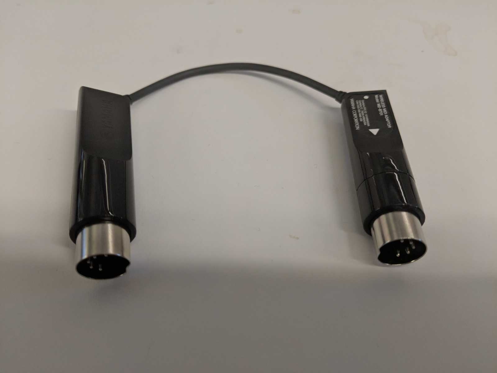 带 I/O 插头的 MIDI